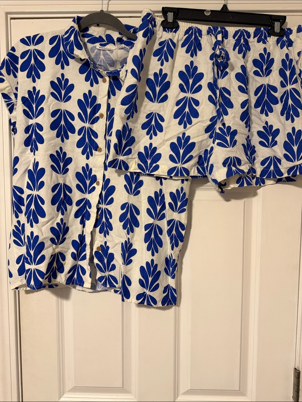 Womens Blue Floral Button-Down Shirt - Blue/White